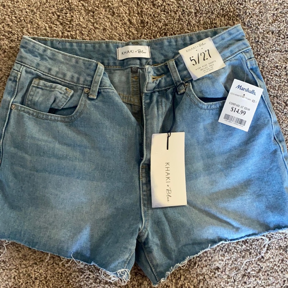 NWT blue Jean shorts. Size 5/27